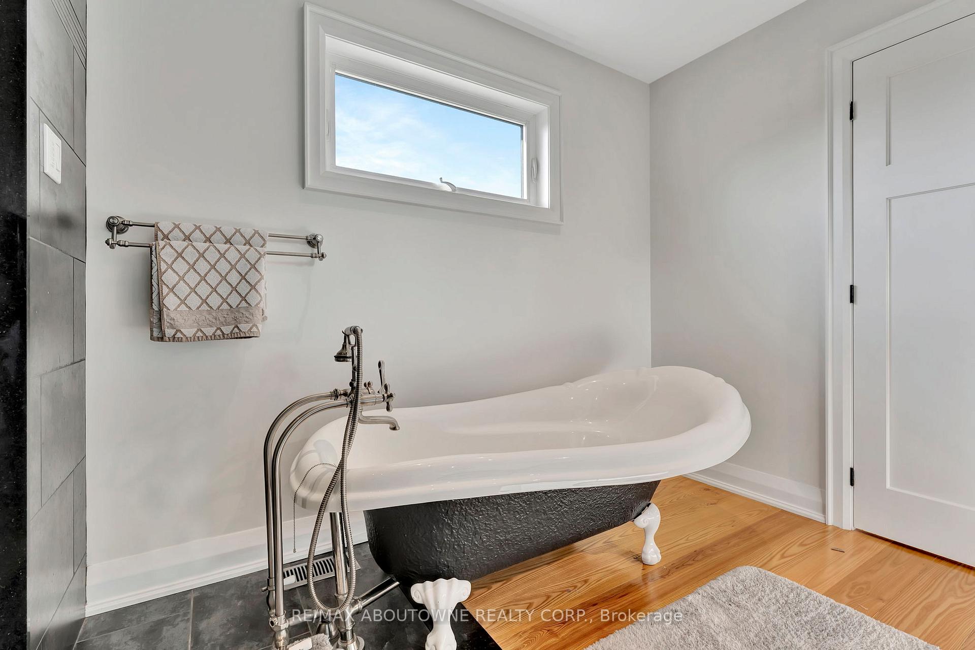 Photo 37 of 8301 Leeming Road, Hamilton, Mount Hope — HOMEH