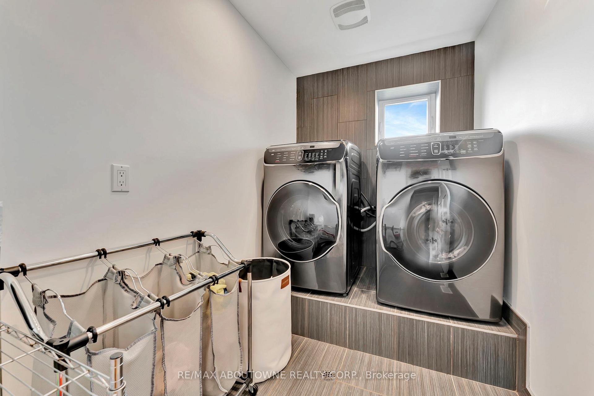 Photo 44 of 8301 Leeming Road, Hamilton, Mount Hope — HOMEH