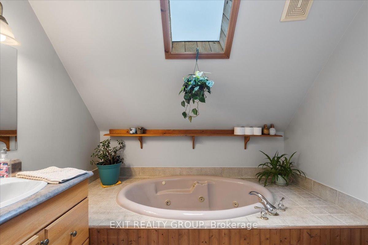 Photo 27 of 14 Smith Road, Tyendinaga, Tyendinaga Township — HOMEH