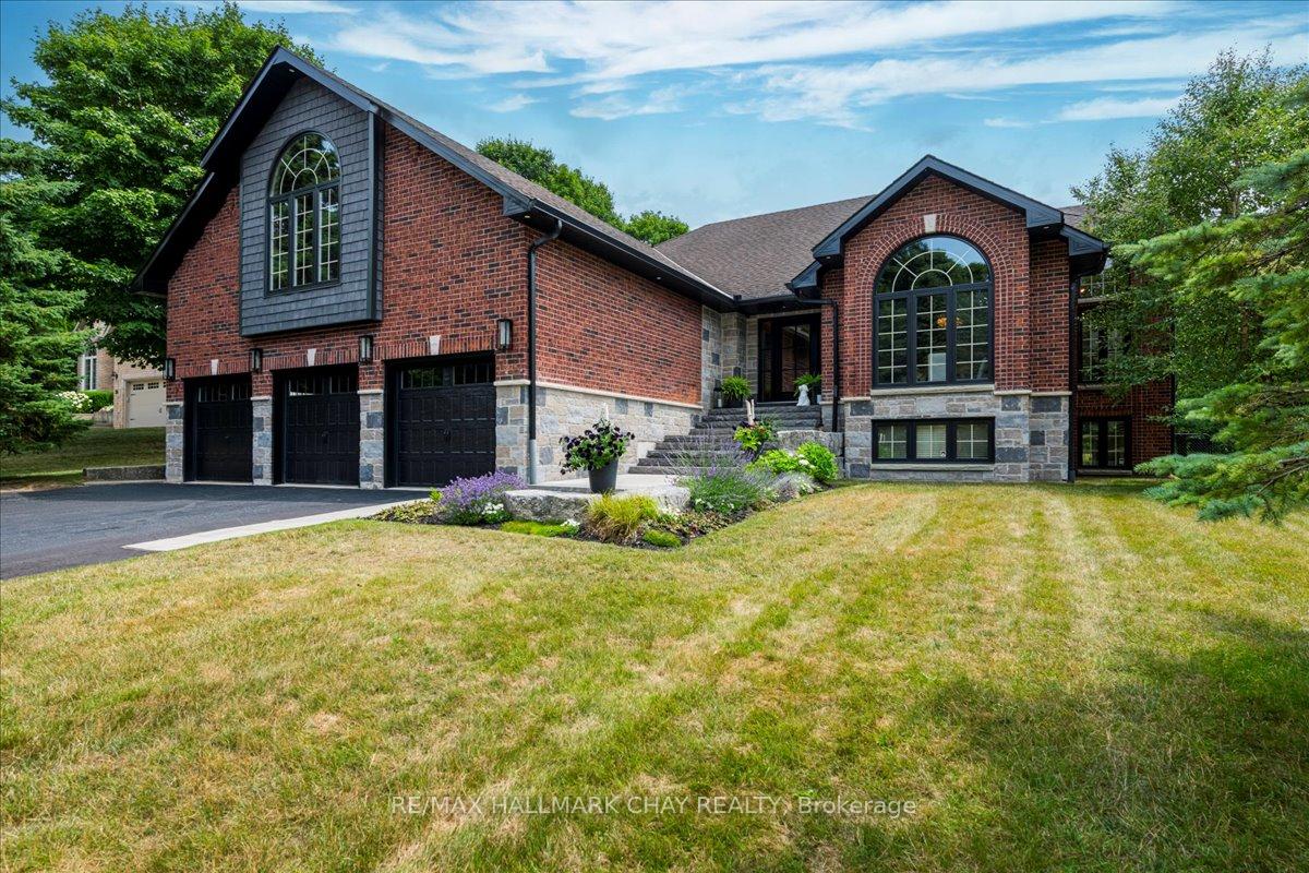 Photo 1 of 32 Forest Hill Drive, Springwater, Midhurst — HOMEH