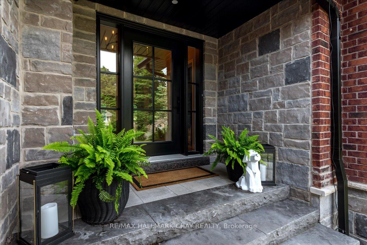 Photo 3 of 32 Forest Hill Drive, Springwater, Midhurst — HOMEH