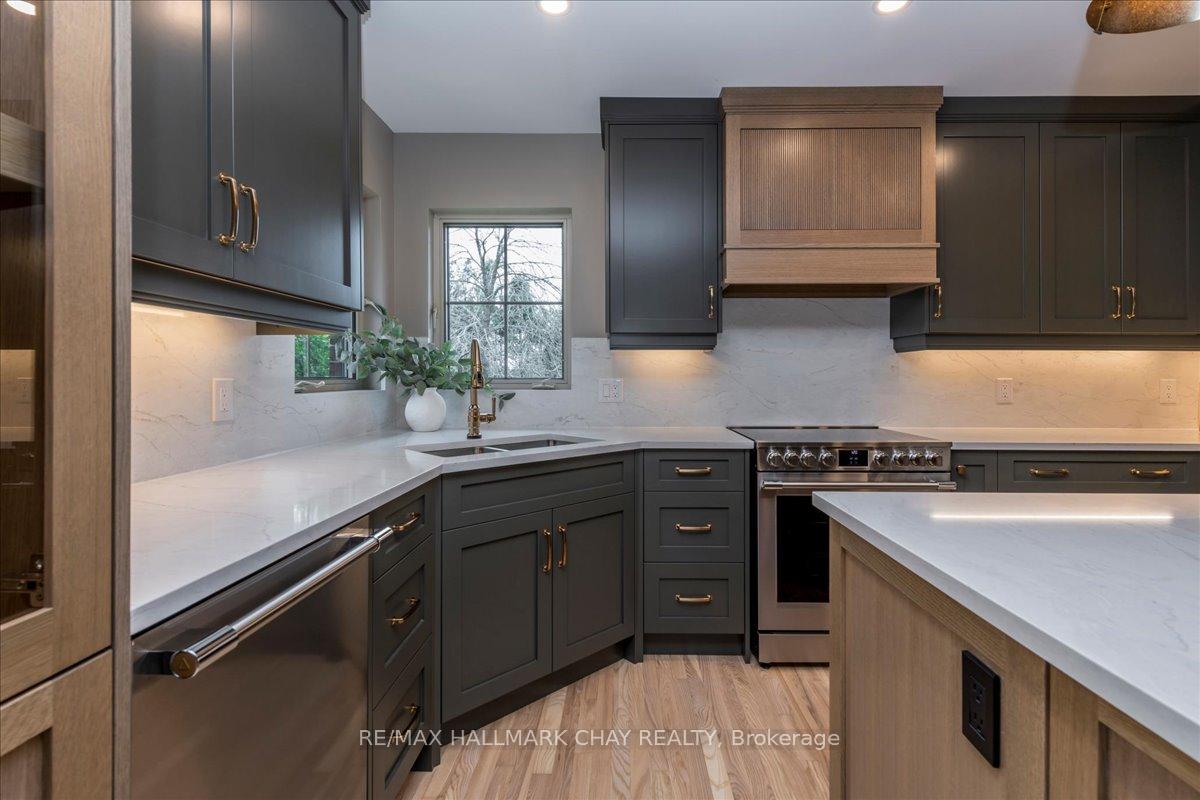 Photo 7 of 32 Forest Hill Drive, Springwater, Midhurst — HOMEH