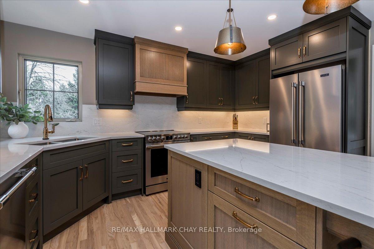 Photo 8 of 32 Forest Hill Drive, Springwater, Midhurst — HOMEH