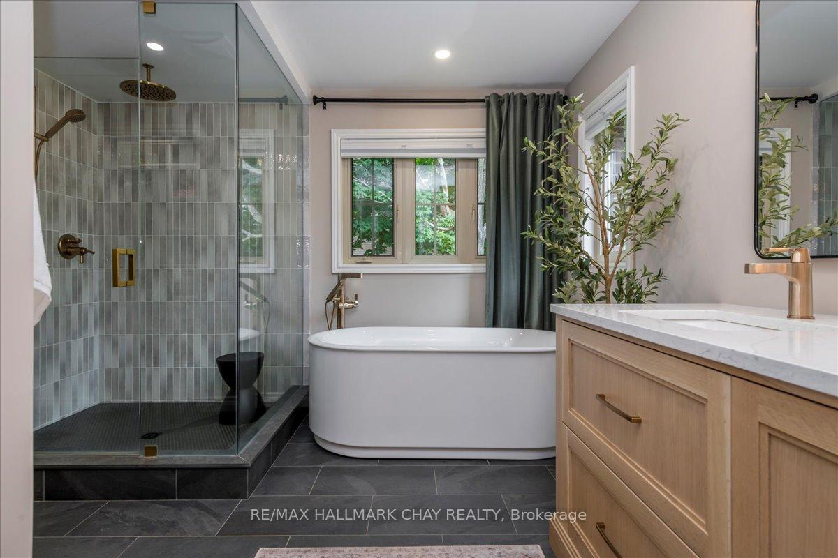 Photo 19 of 32 Forest Hill Drive, Springwater, Midhurst — HOMEH