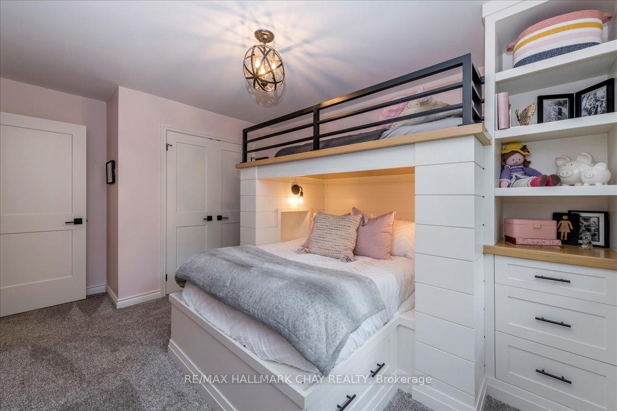 Photo 22 of 32 Forest Hill Drive, Springwater, Midhurst — HOMEH