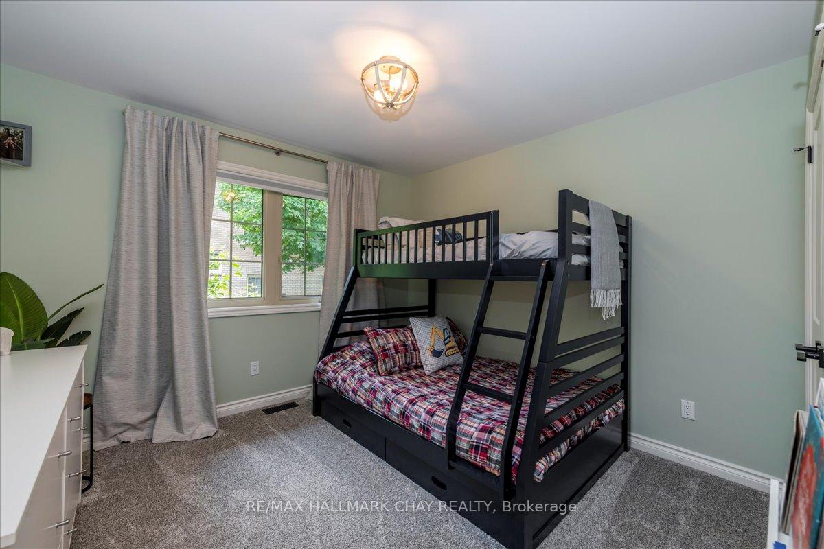 Photo 25 of 32 Forest Hill Drive, Springwater, Midhurst — HOMEH