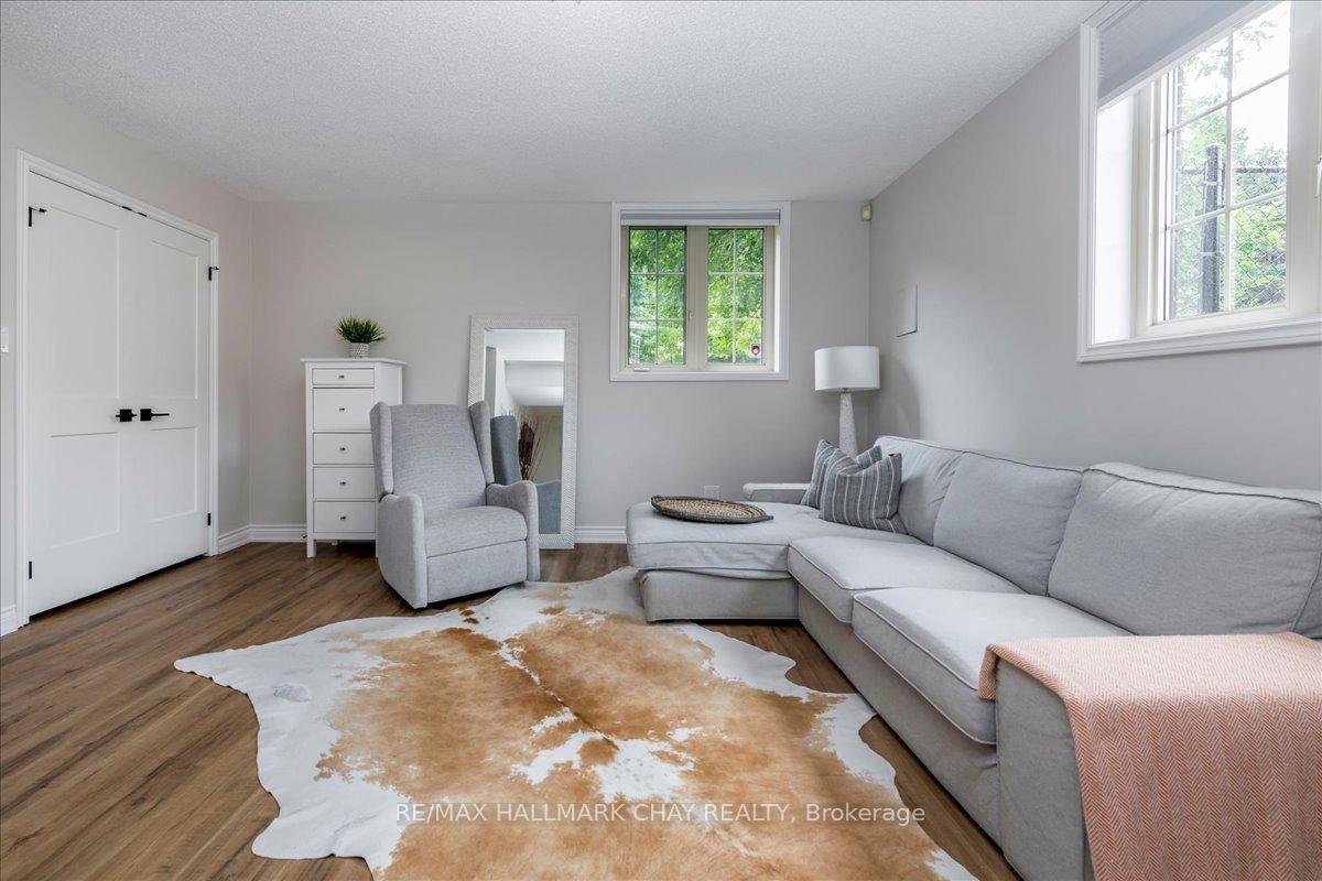Photo 31 of 32 Forest Hill Drive, Springwater, Midhurst — HOMEH