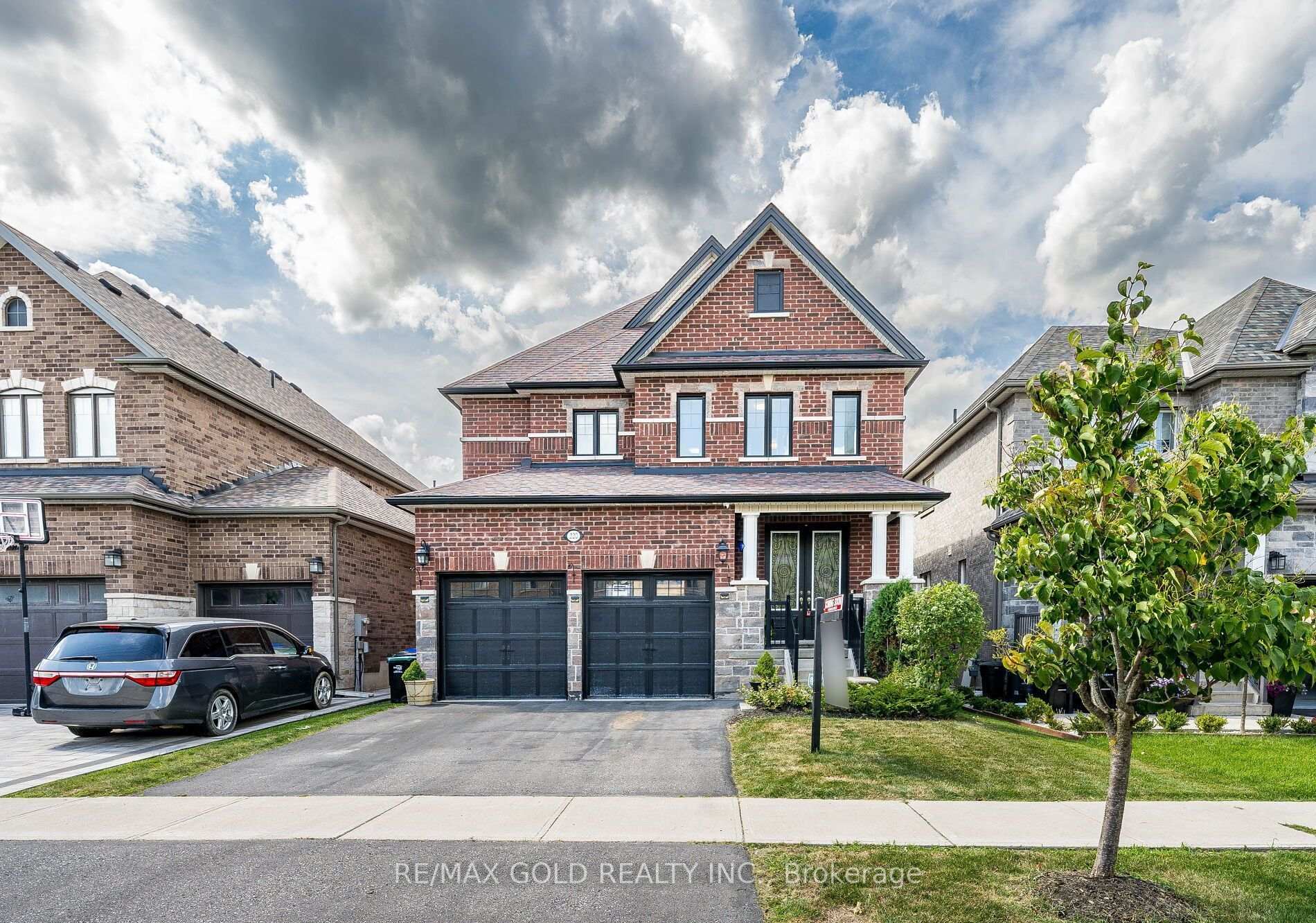 Photo 1 of 220 Eight Avenue, New Tecumseth, Alliston — HOMEH