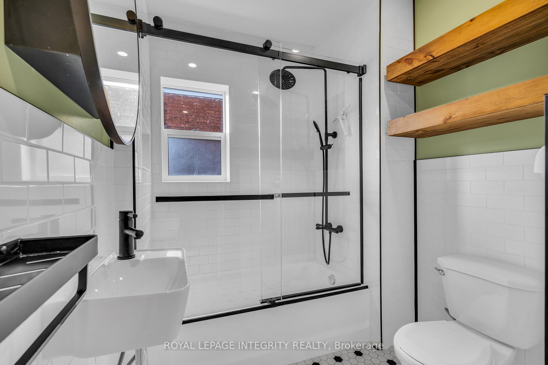 Photo 7 of Unit 2, 111 Spadina Avenue, Ottawa, Hintonburg — HOMEH