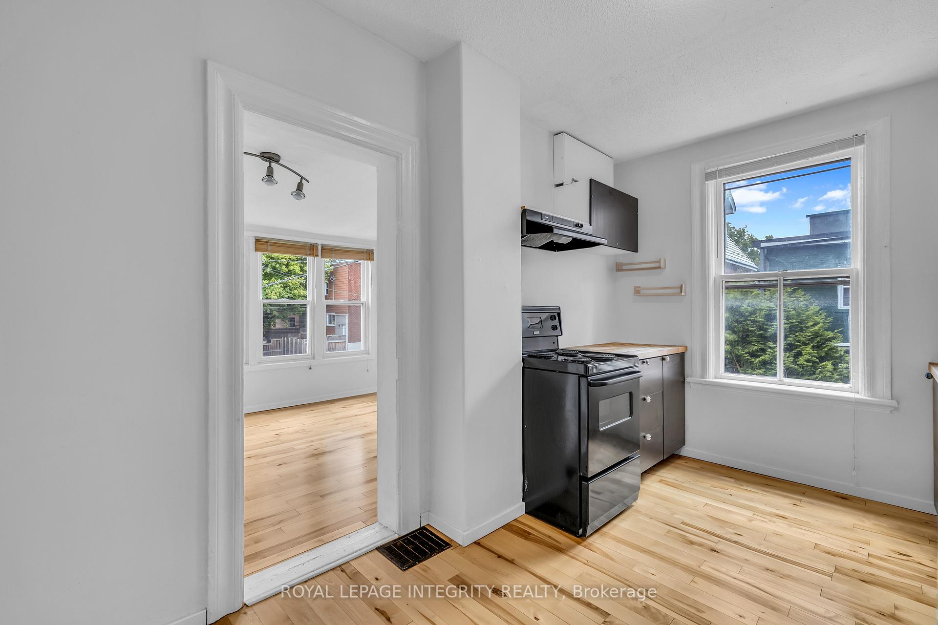 Photo 9 of Unit 2, 111 Spadina Avenue, Ottawa, Hintonburg — HOMEH