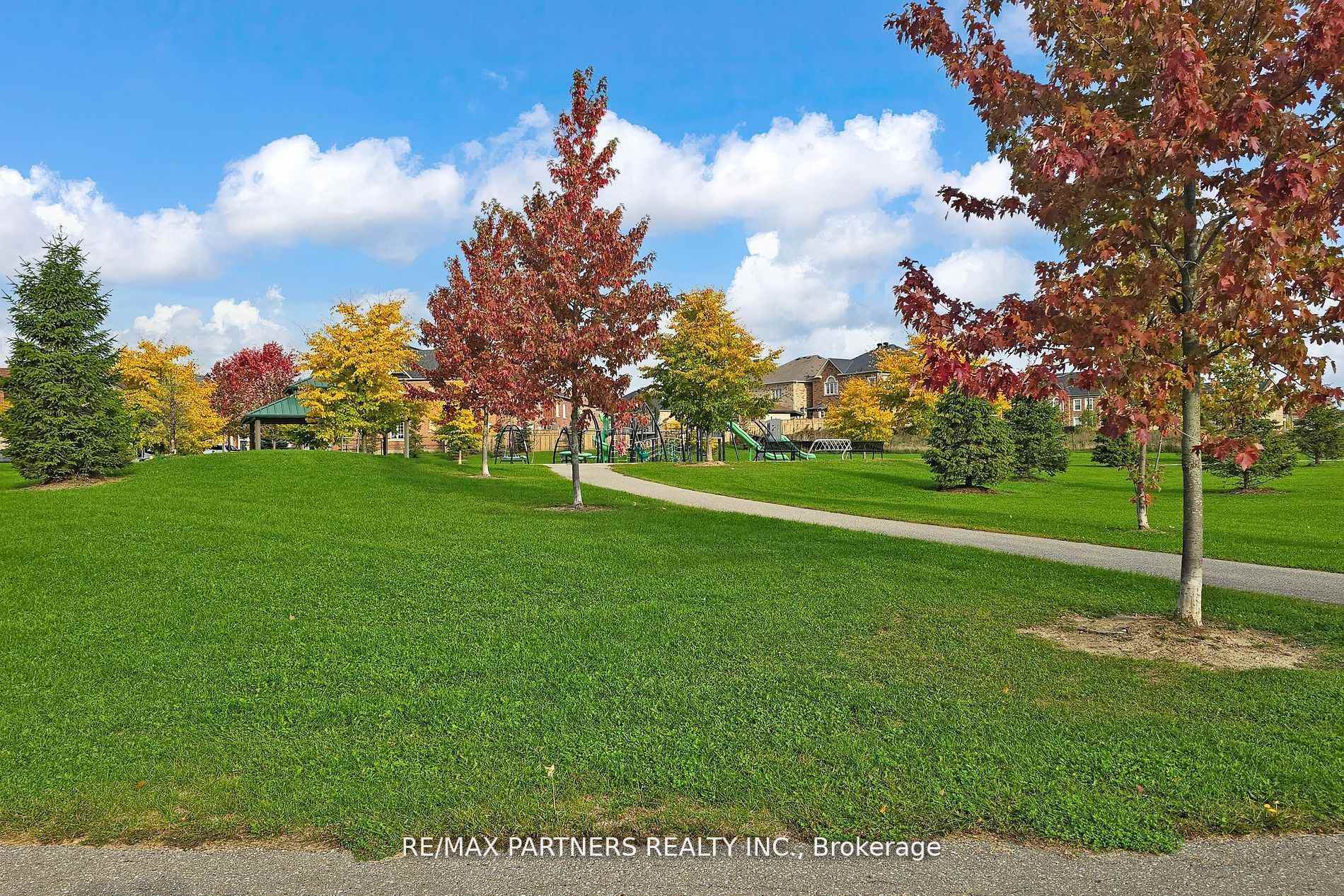 Photo 2 of 29 Robert Osprey Drive, Markham, Cathedraltown — HOMEH