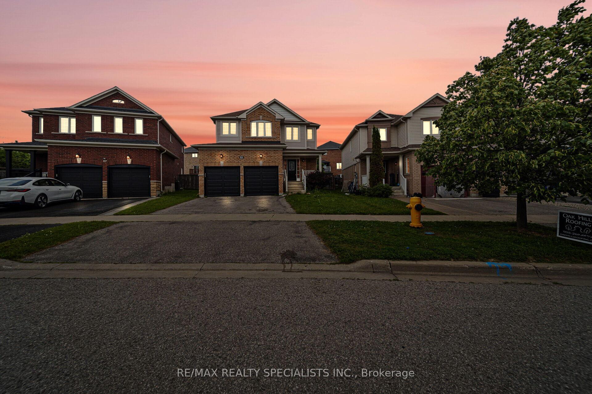 Photo 2 of 91 Laprade Square, Clarington, Bowmanville — HOMEH