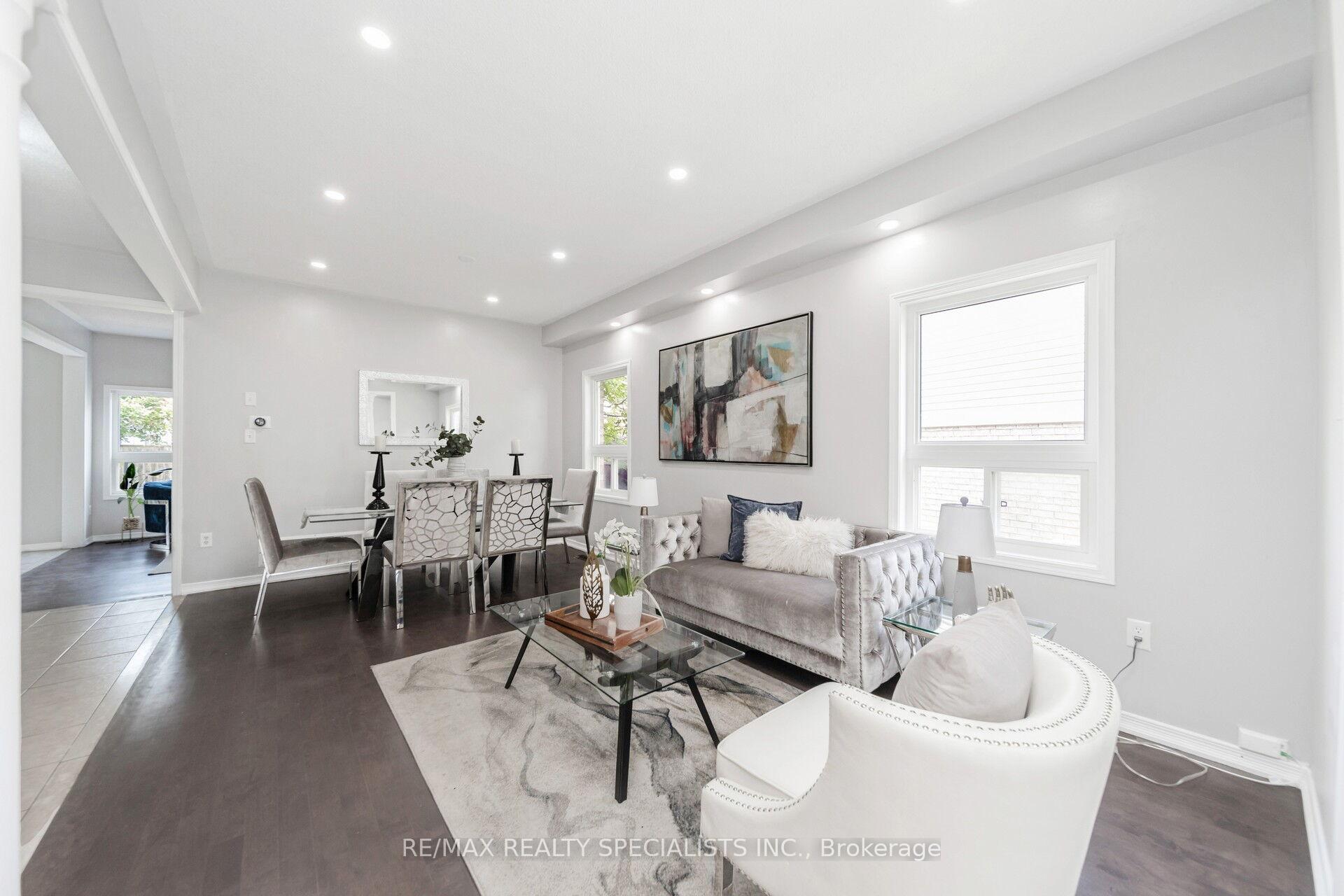 Photo 10 of 91 Laprade Square, Clarington, Bowmanville — HOMEH