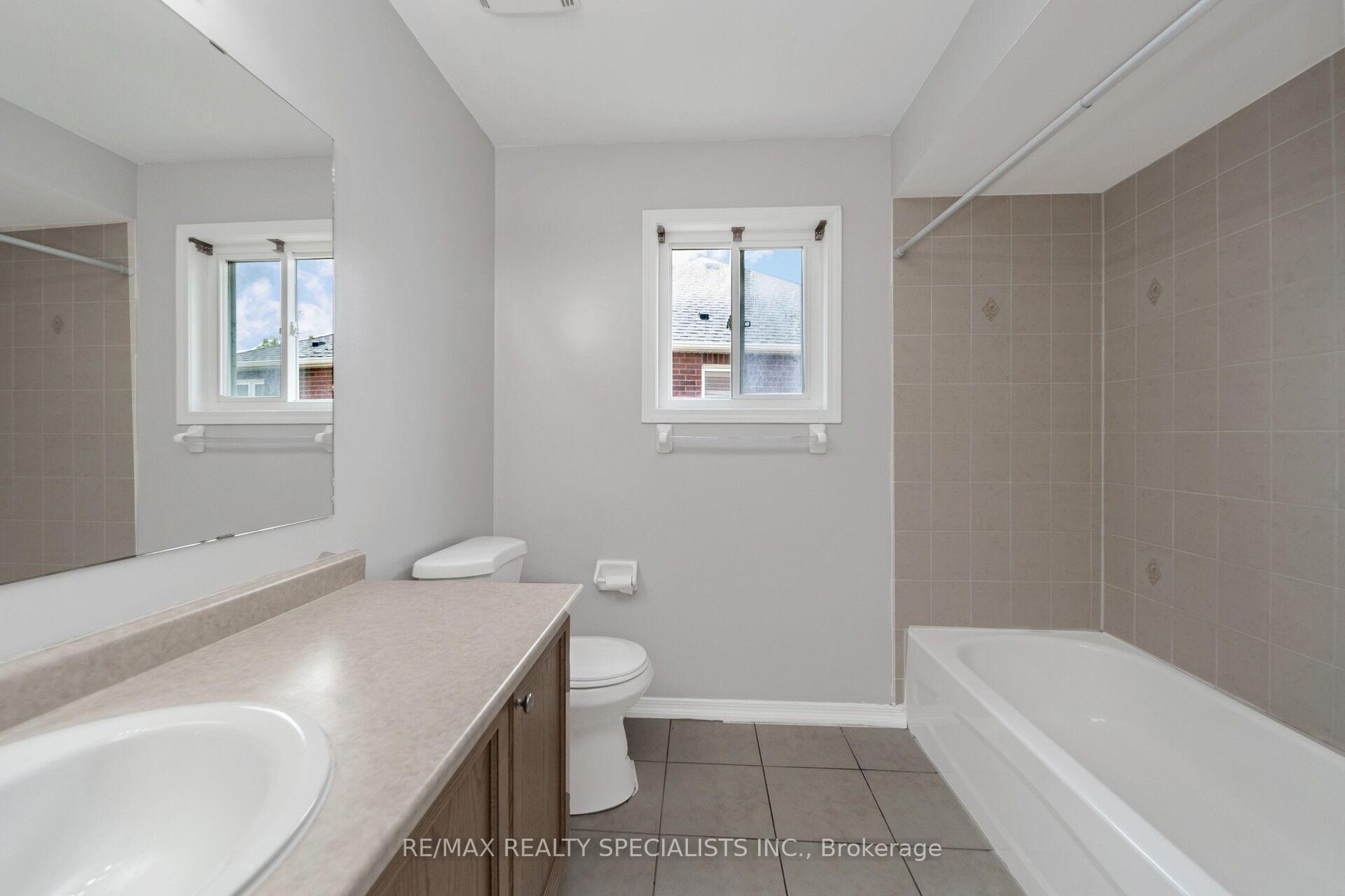 Photo 37 of 91 Laprade Square, Clarington, Bowmanville — HOMEH