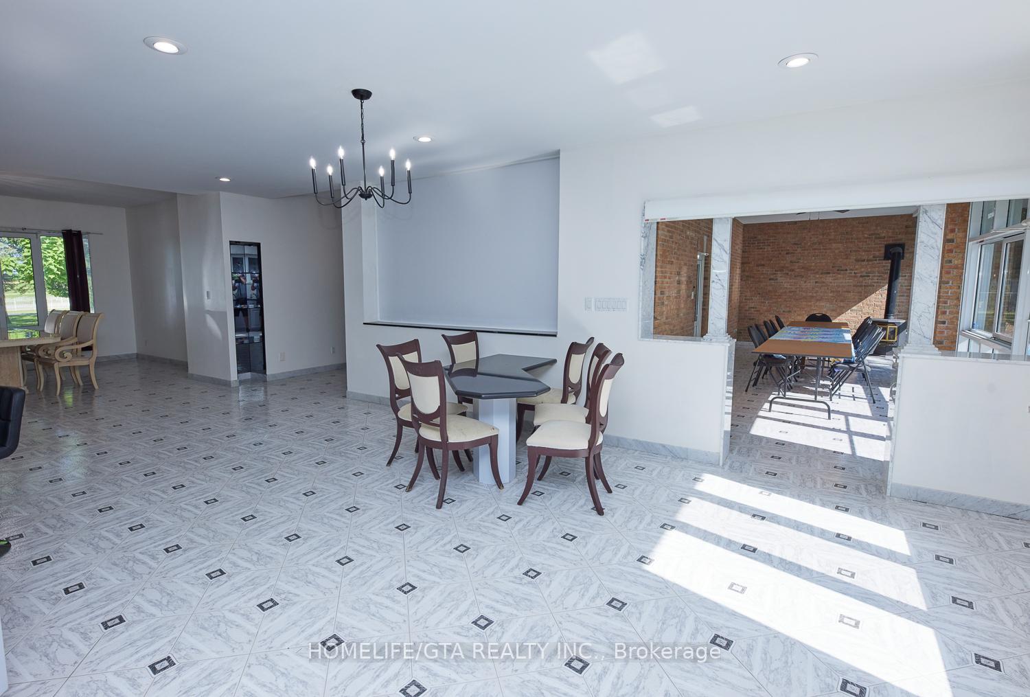 Photo 4 of Unit Main Floor, 12331 Weston Road, Vaughan, Kleinburg — HOMEH