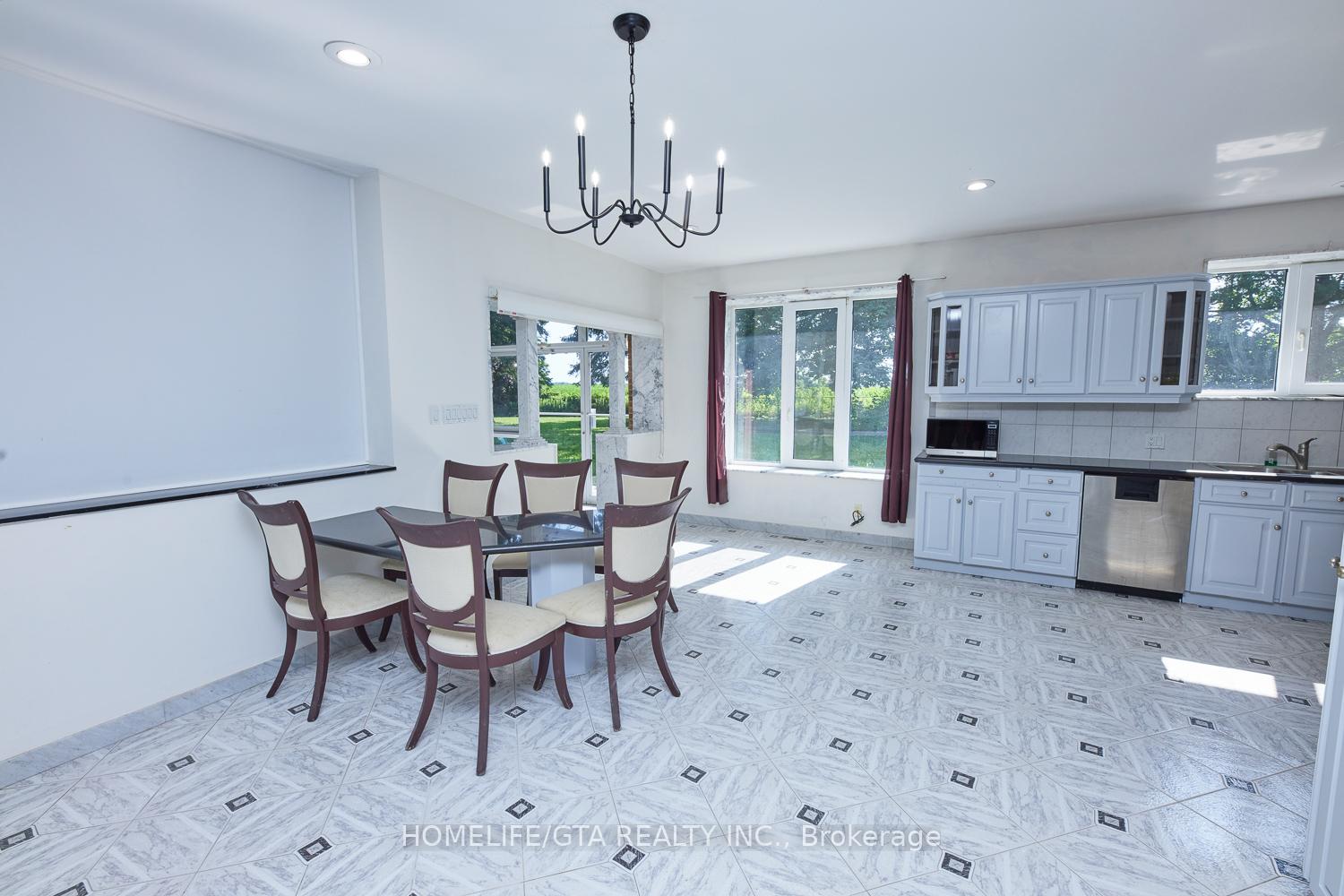 Photo 6 of Unit Main Floor, 12331 Weston Road, Vaughan, Kleinburg — HOMEH