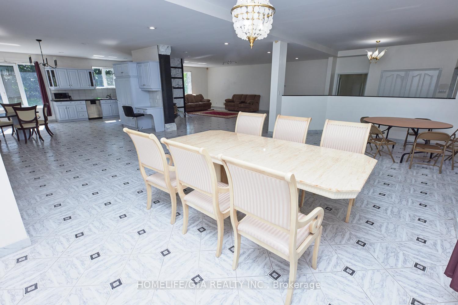 Photo 8 of Unit Main Floor, 12331 Weston Road, Vaughan, Kleinburg — HOMEH