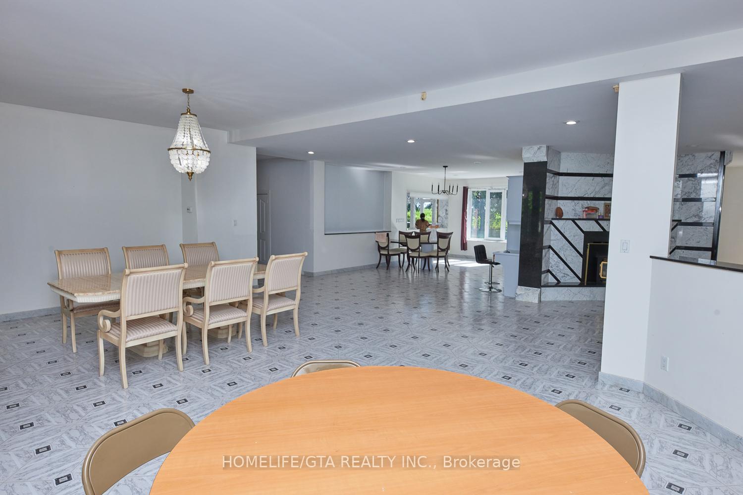 Photo 9 of Unit Main Floor, 12331 Weston Road, Vaughan, Kleinburg — HOMEH