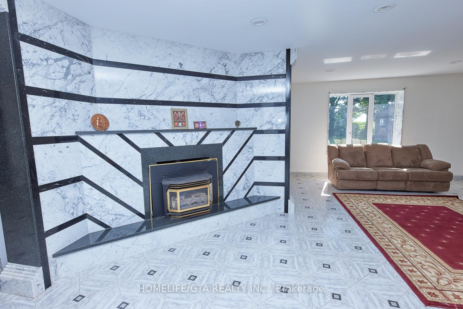 Photo 13 of Unit Main Floor, 12331 Weston Road, Vaughan, Kleinburg — HOMEH