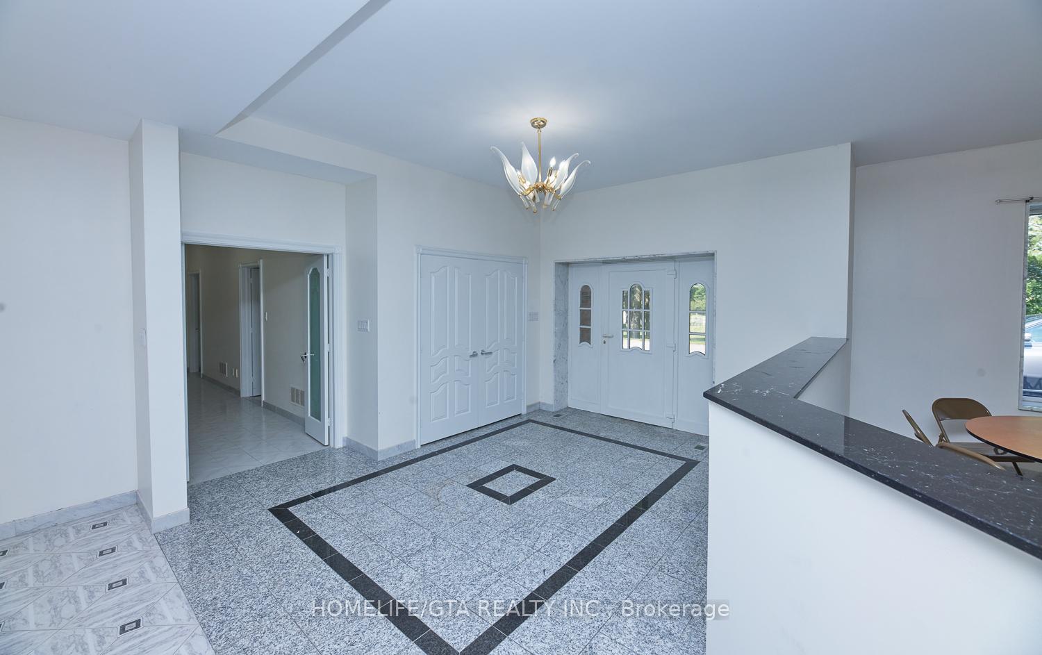 Photo 14 of Unit Main Floor, 12331 Weston Road, Vaughan, Kleinburg — HOMEH