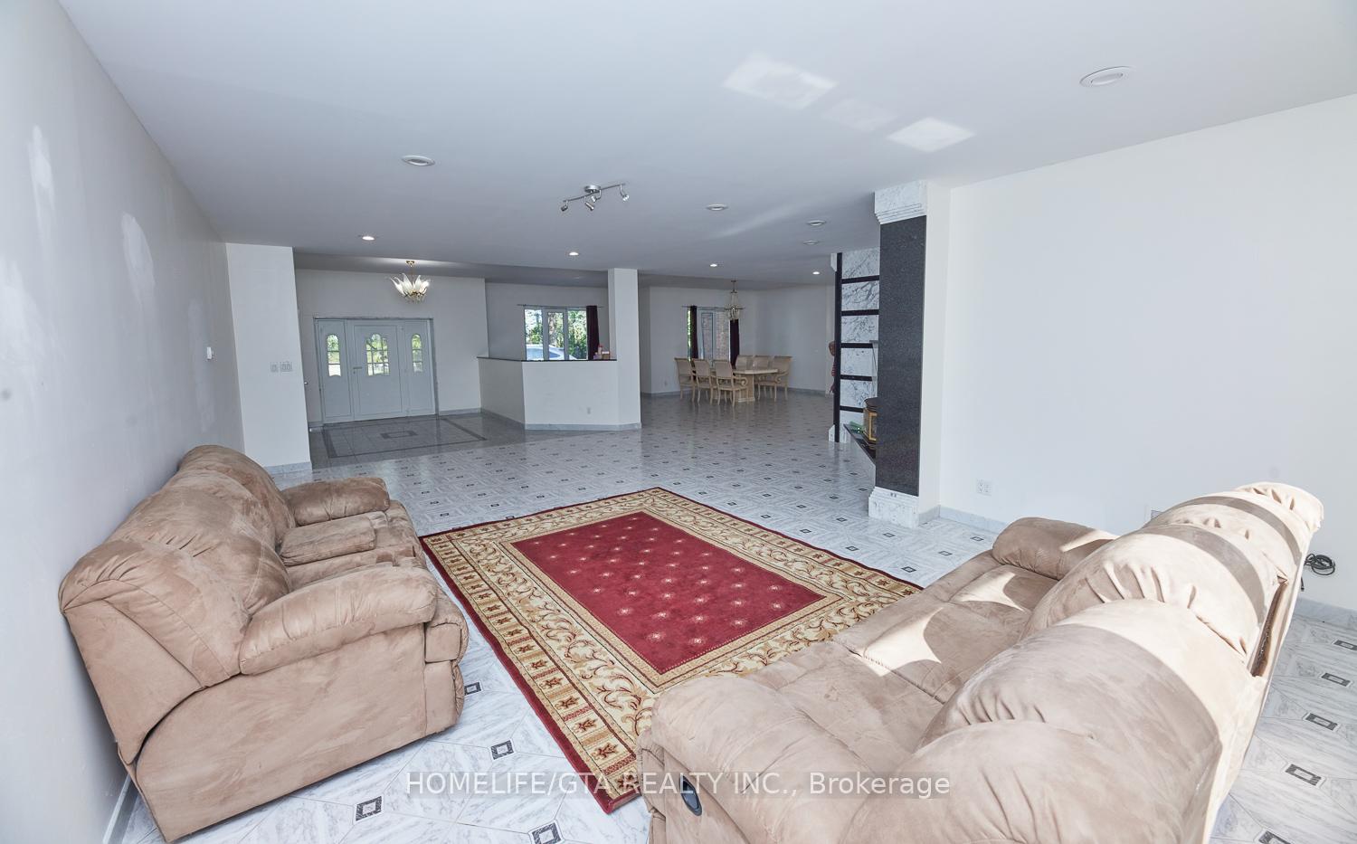 Photo 15 of Unit Main Floor, 12331 Weston Road, Vaughan, Kleinburg — HOMEH