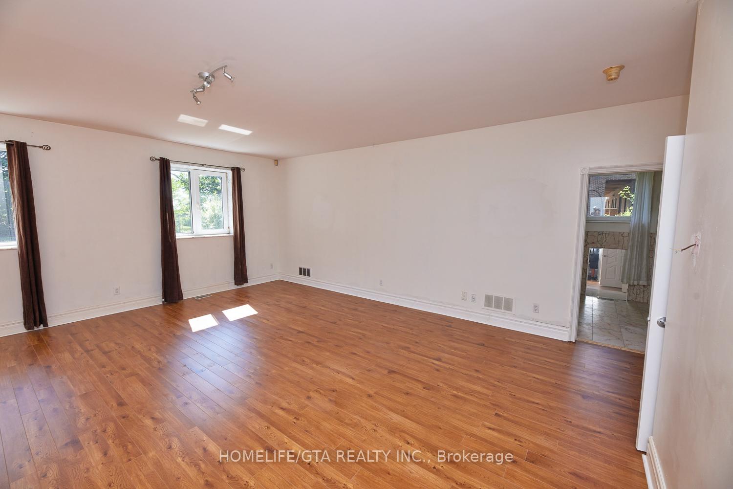 Photo 21 of Unit Main Floor, 12331 Weston Road, Vaughan, Kleinburg — HOMEH