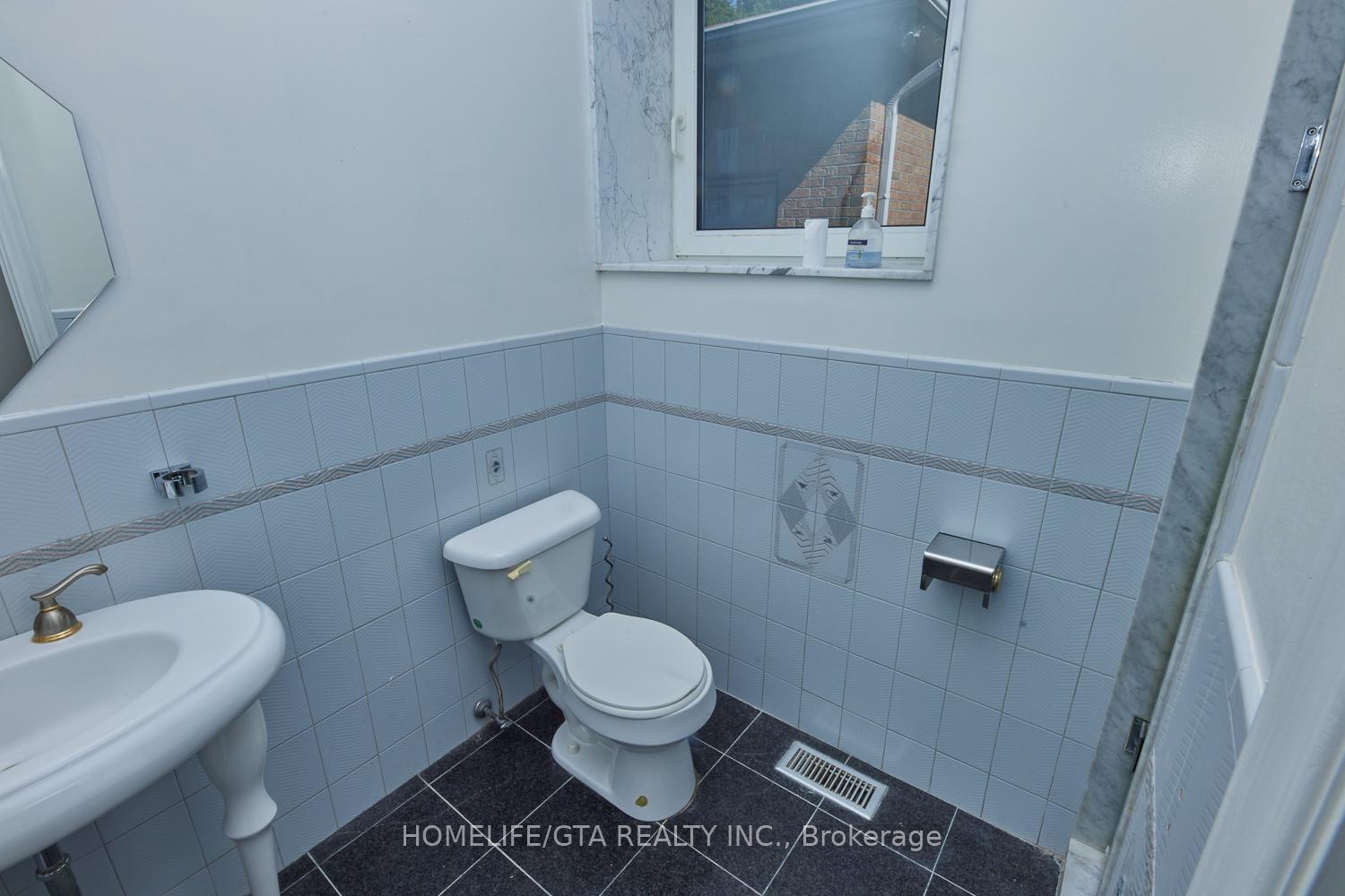 Photo 38 of Unit Main Floor, 12331 Weston Road, Vaughan, Kleinburg — HOMEH