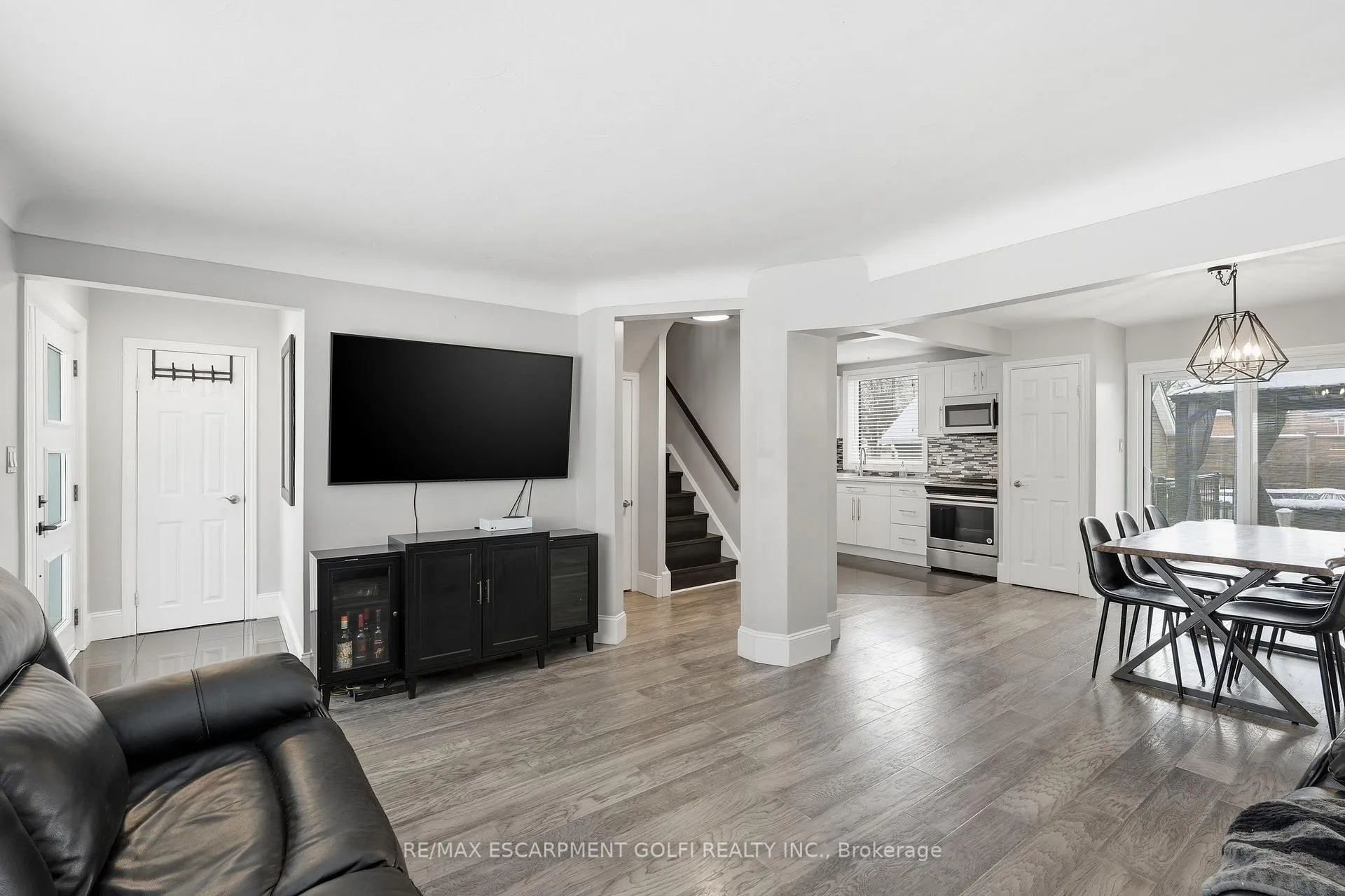 Photo 7 of 189 East 43rd Street, Hamilton, Sunninghill — HOMEH