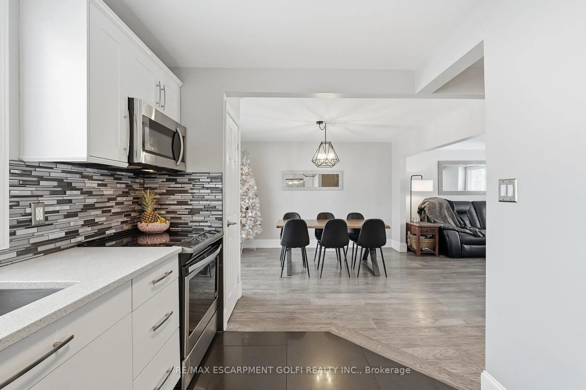 Photo 12 of 189 East 43rd Street, Hamilton, Sunninghill — HOMEH