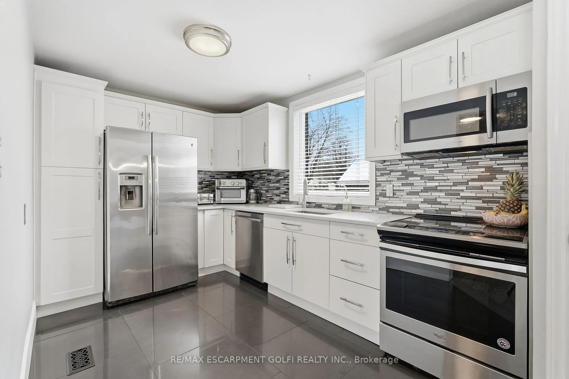 Photo 13 of 189 East 43rd Street, Hamilton, Sunninghill — HOMEH