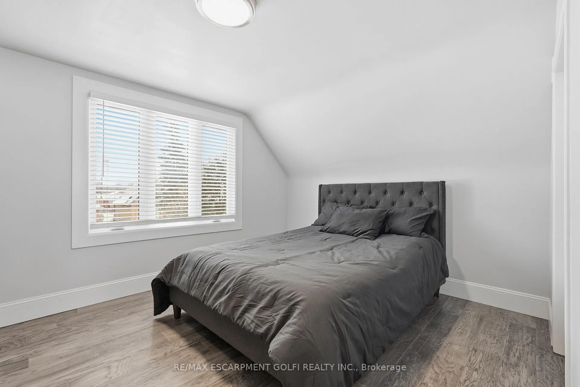 Photo 17 of 189 East 43rd Street, Hamilton, Sunninghill — HOMEH