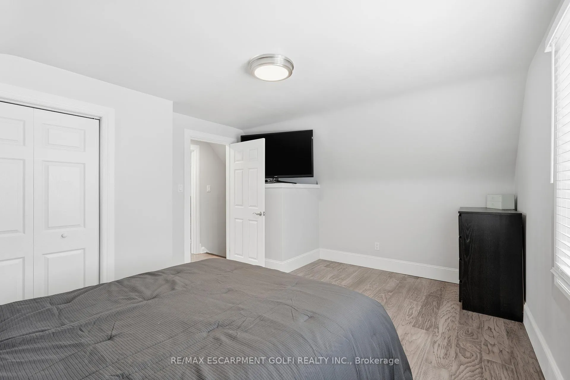 Photo 18 of 189 East 43rd Street, Hamilton, Sunninghill — HOMEH