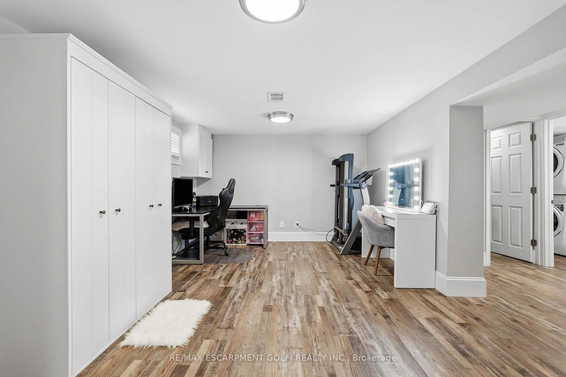Photo 22 of 189 East 43rd Street, Hamilton, Sunninghill — HOMEH