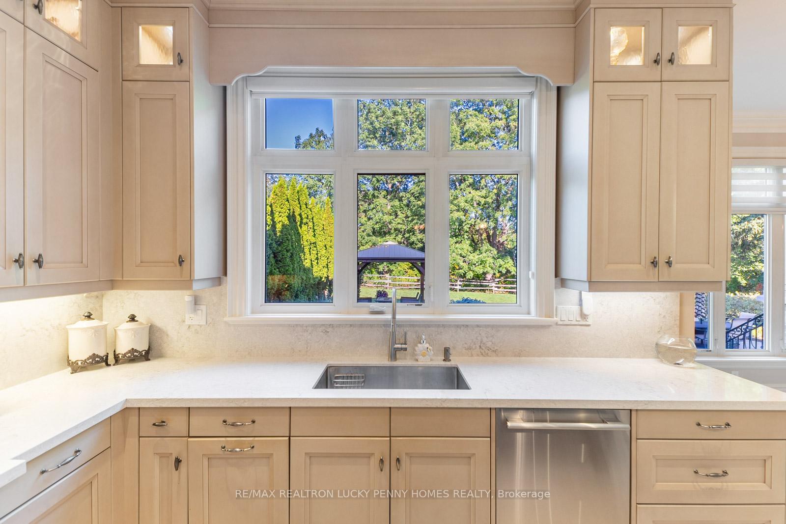 Photo 14 of 23 Hawkridge Avenue, Markham, Bullock — HOMEH