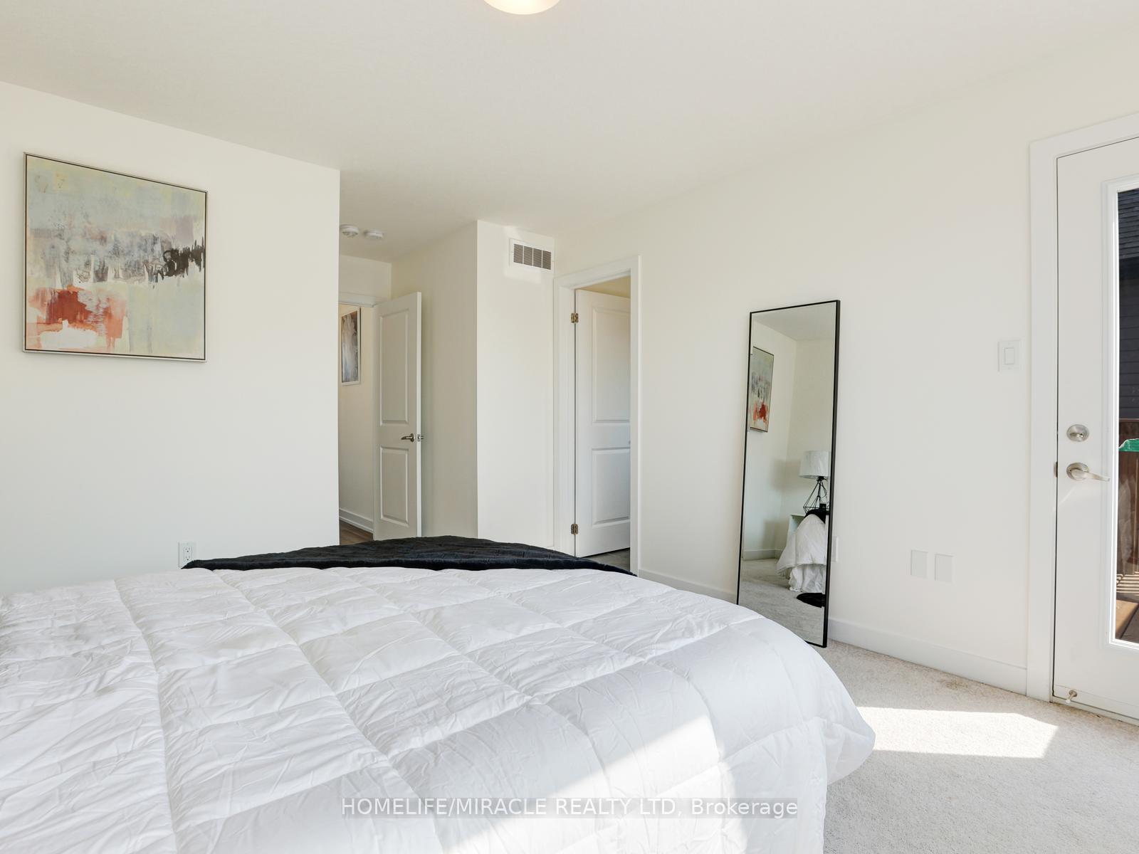 Photo 79 of 29 Ferris Circle, Guelph, Clairfields/Hanlon Business Park — HOMEH
