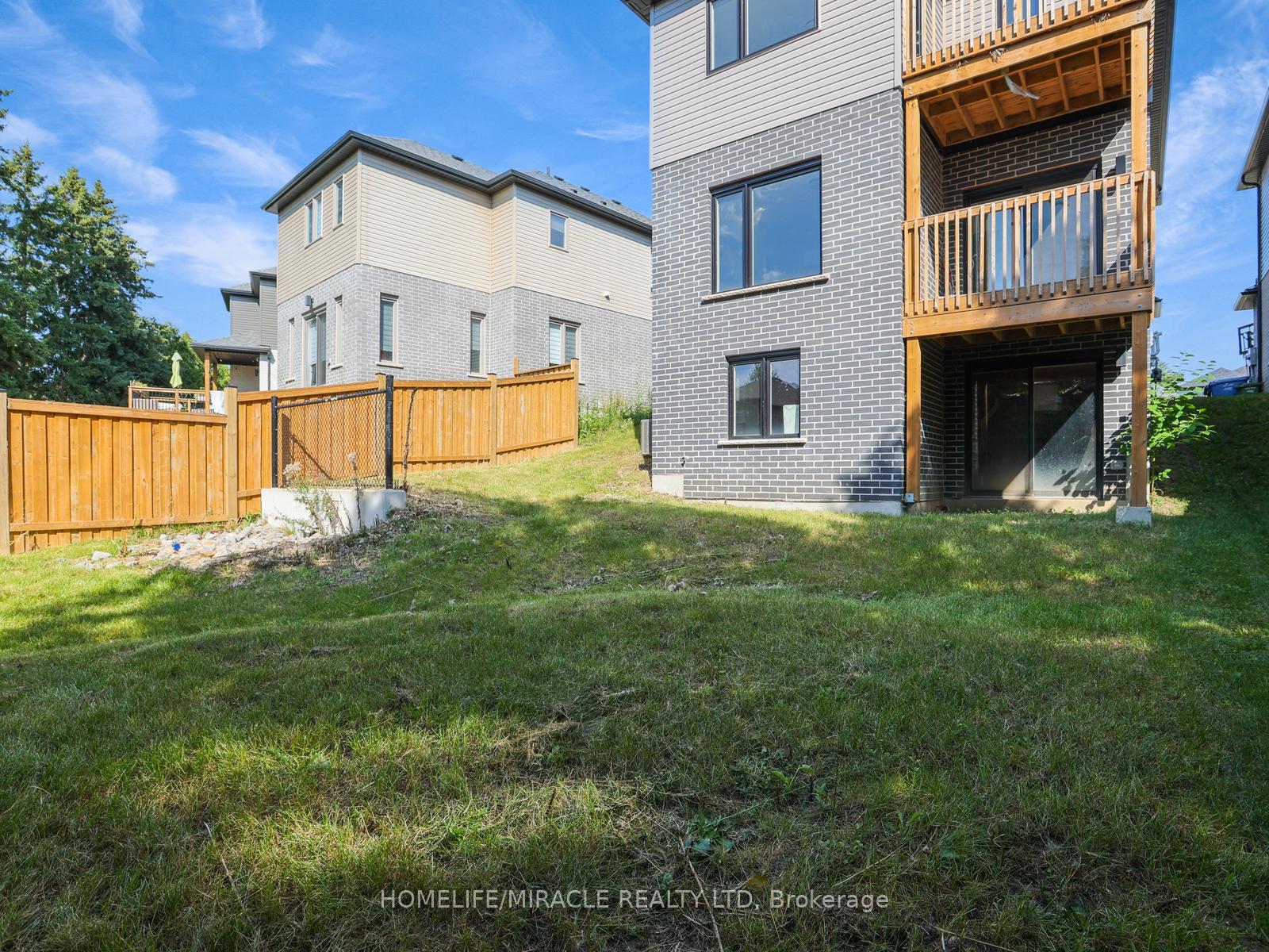 Photo 88 of 29 Ferris Circle, Guelph, Clairfields/Hanlon Business Park — HOMEH