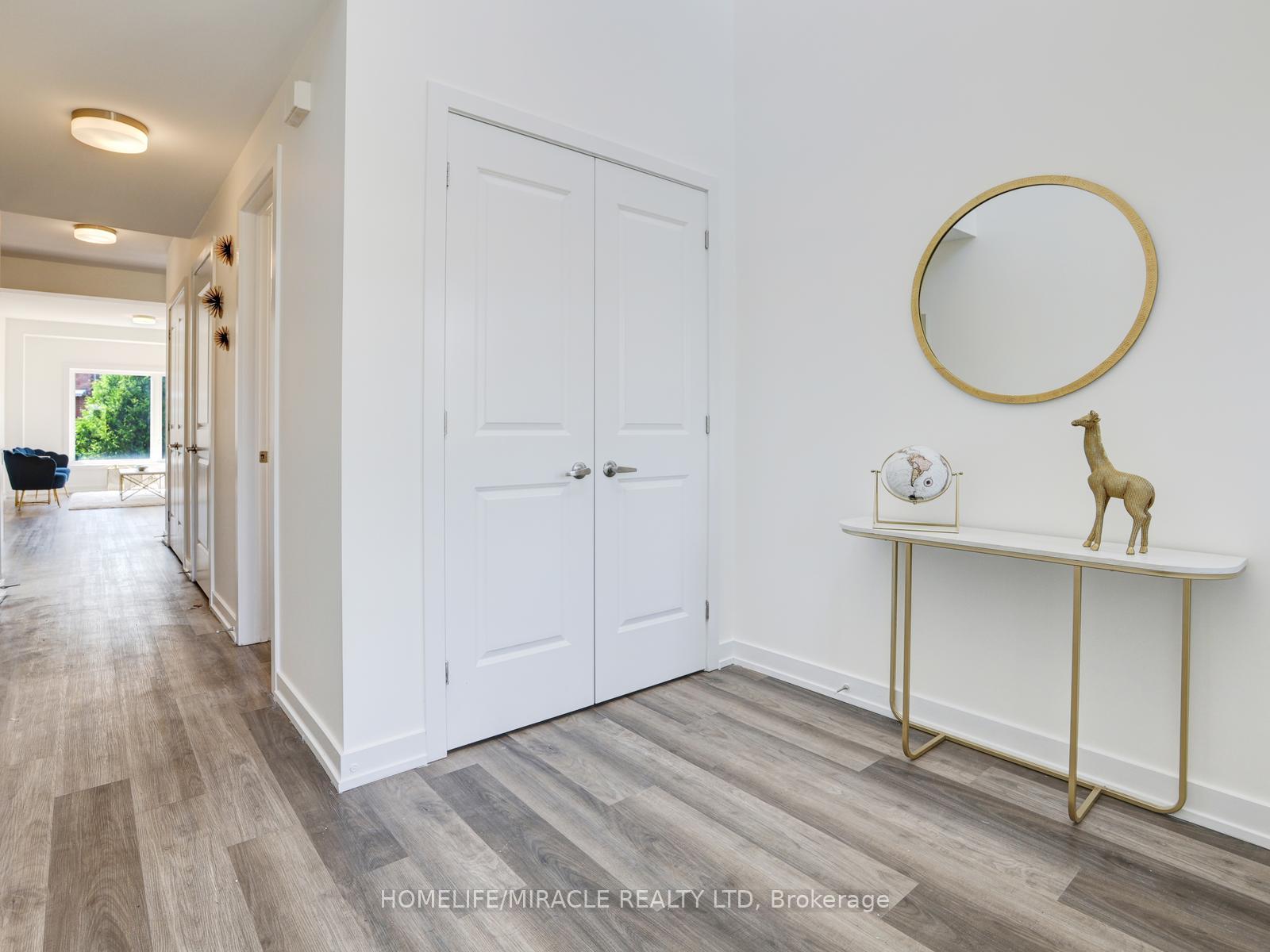 Photo 7 of 29 Ferris Circle, Guelph, Clairfields/Hanlon Business Park — HOMEH