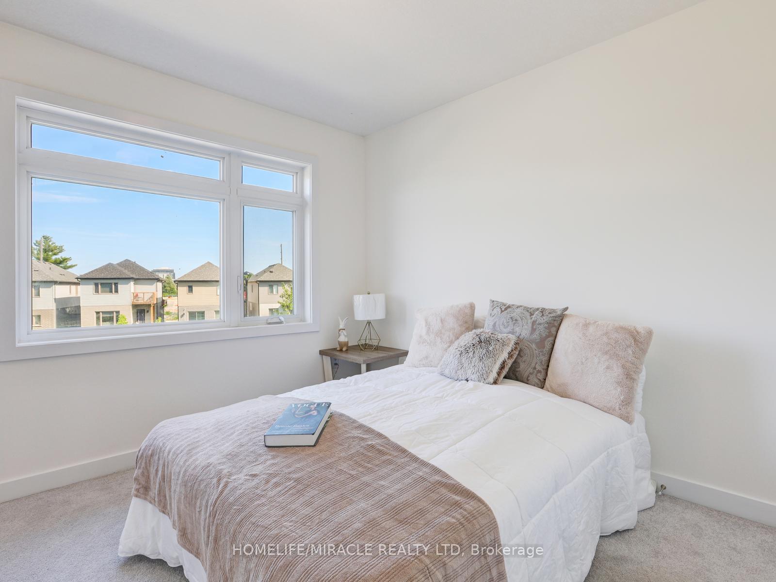 Photo 54 of 29 Ferris Circle, Guelph, Clairfields/Hanlon Business Park — HOMEH
