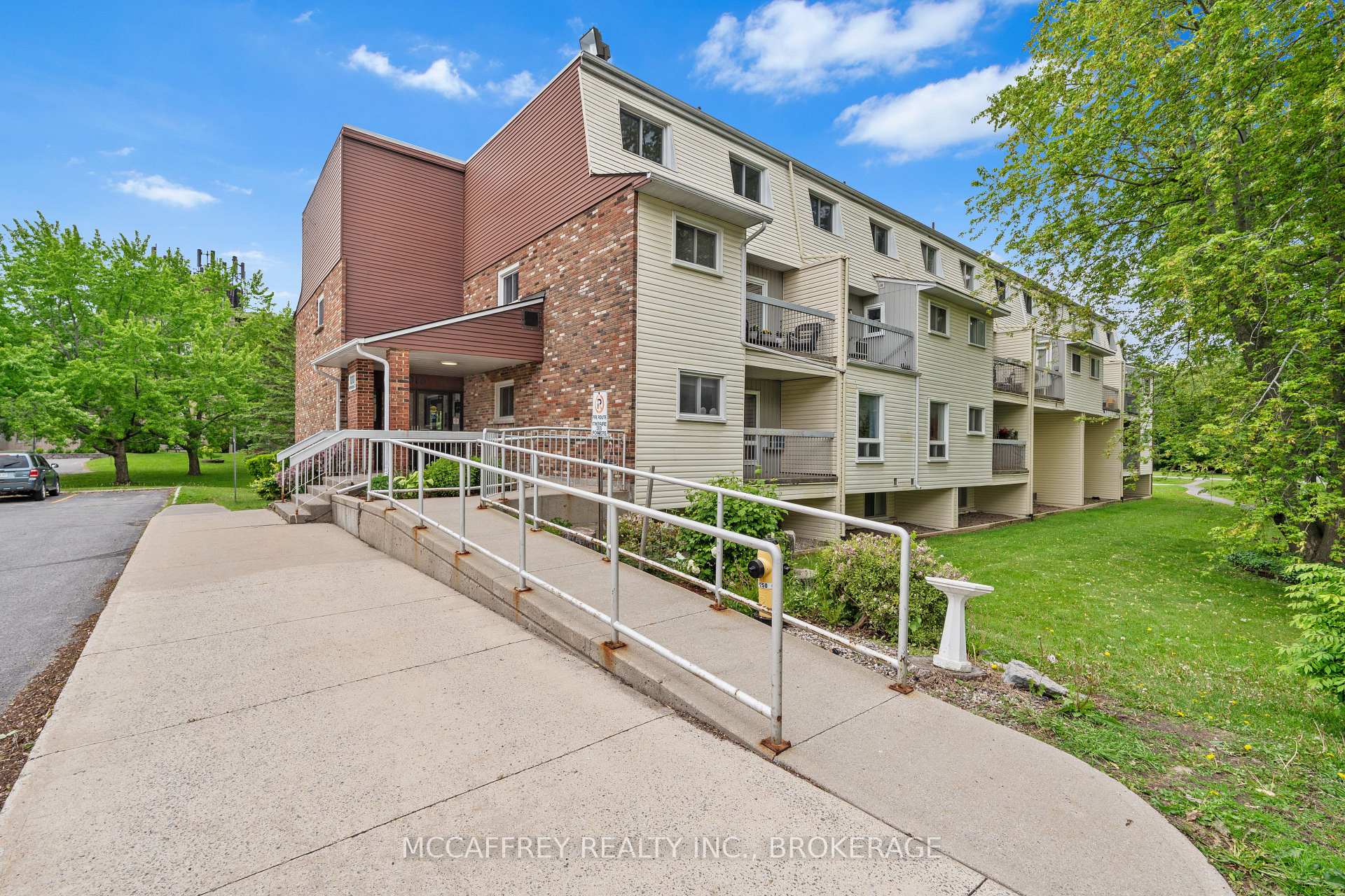 Photo 3 of Unit 102, 1010 Pembridge Crescent, Kingston, North of Taylor-Kidd Blvd — HOMEH