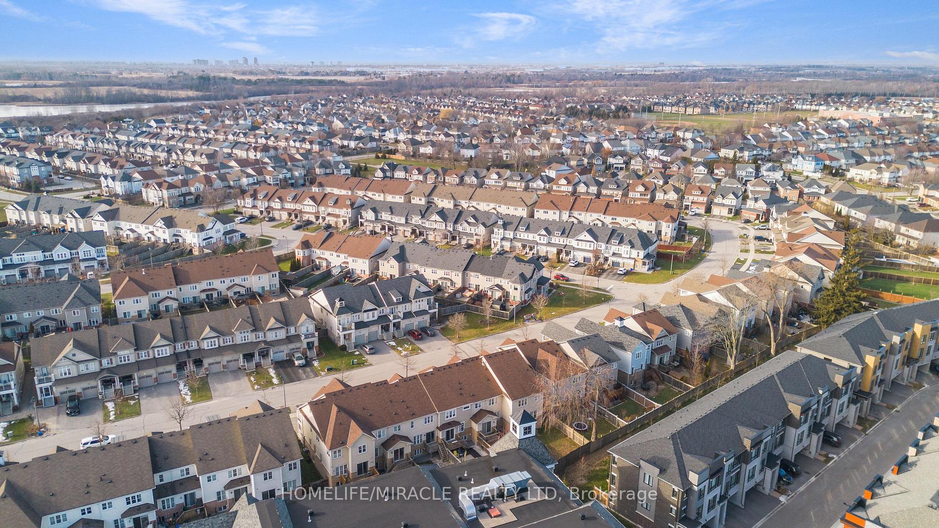 Photo 2 of Unit 303, 650 Gordon Street, Whitby, Port Whitby — HOMEH