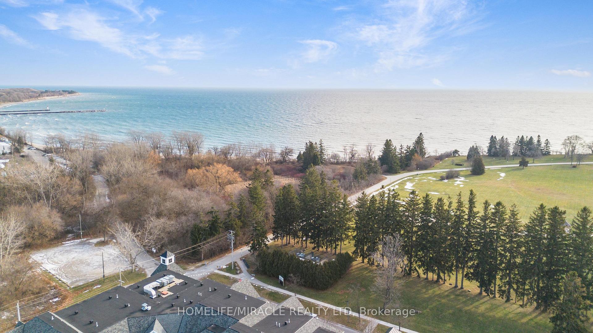 Photo 4 of Unit 303, 650 Gordon Street, Whitby, Port Whitby — HOMEH