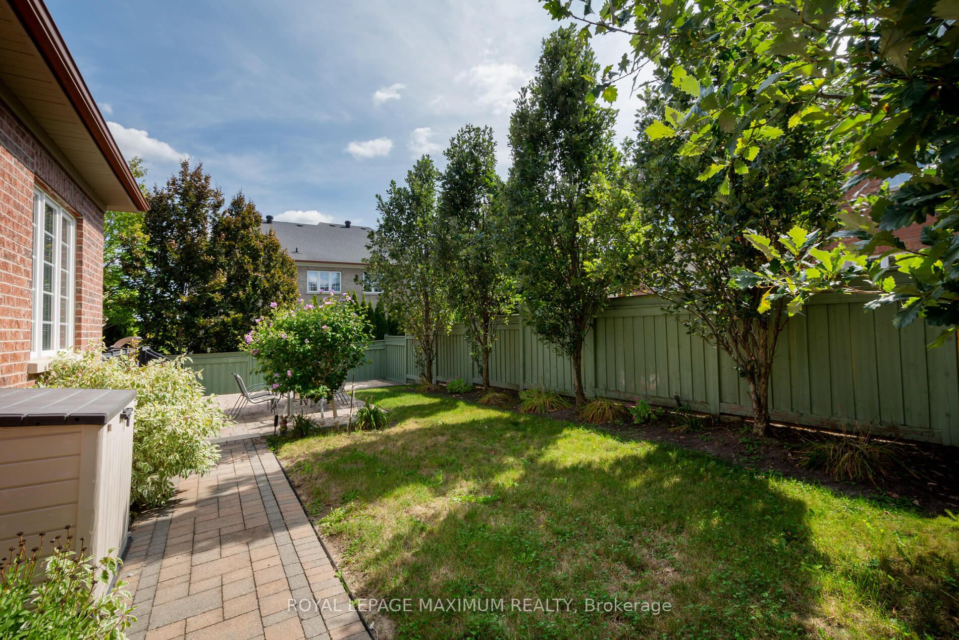 Photo 36 of 4 Blue Beech Trail, King, Nobleton — HOMEH