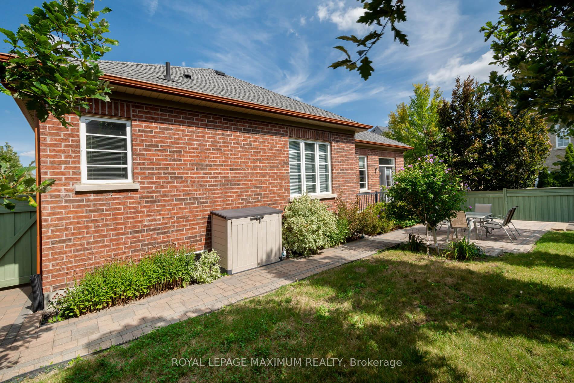 Photo 37 of 4 Blue Beech Trail, King, Nobleton — HOMEH