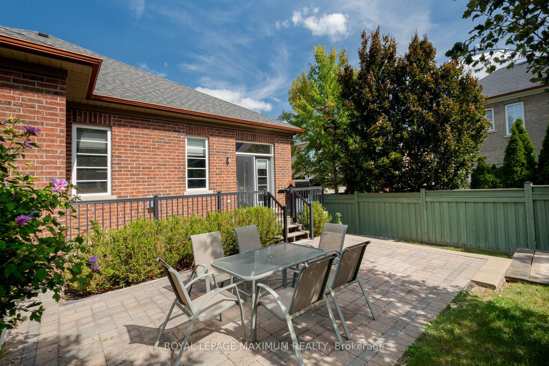 Photo 38 of 4 Blue Beech Trail, King, Nobleton — HOMEH