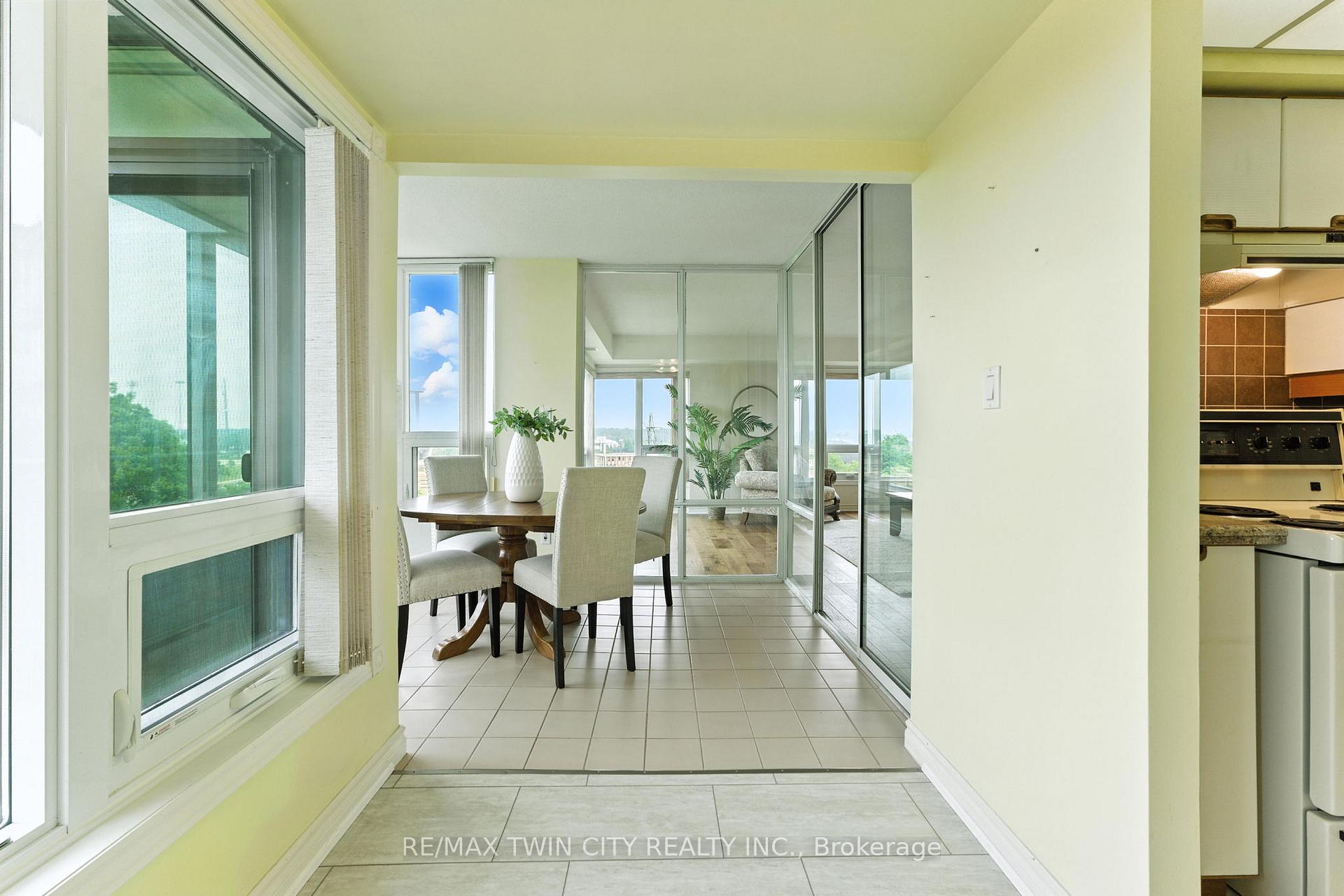 Photo 9 of Unit 1104, 237 King Street W, Cambridge — HOMEH