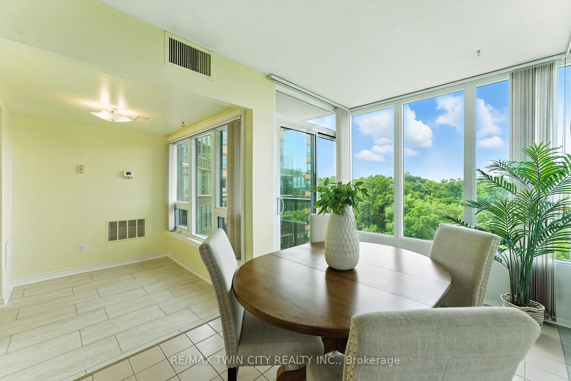 Photo 11 of Unit 1104, 237 King Street W, Cambridge — HOMEH