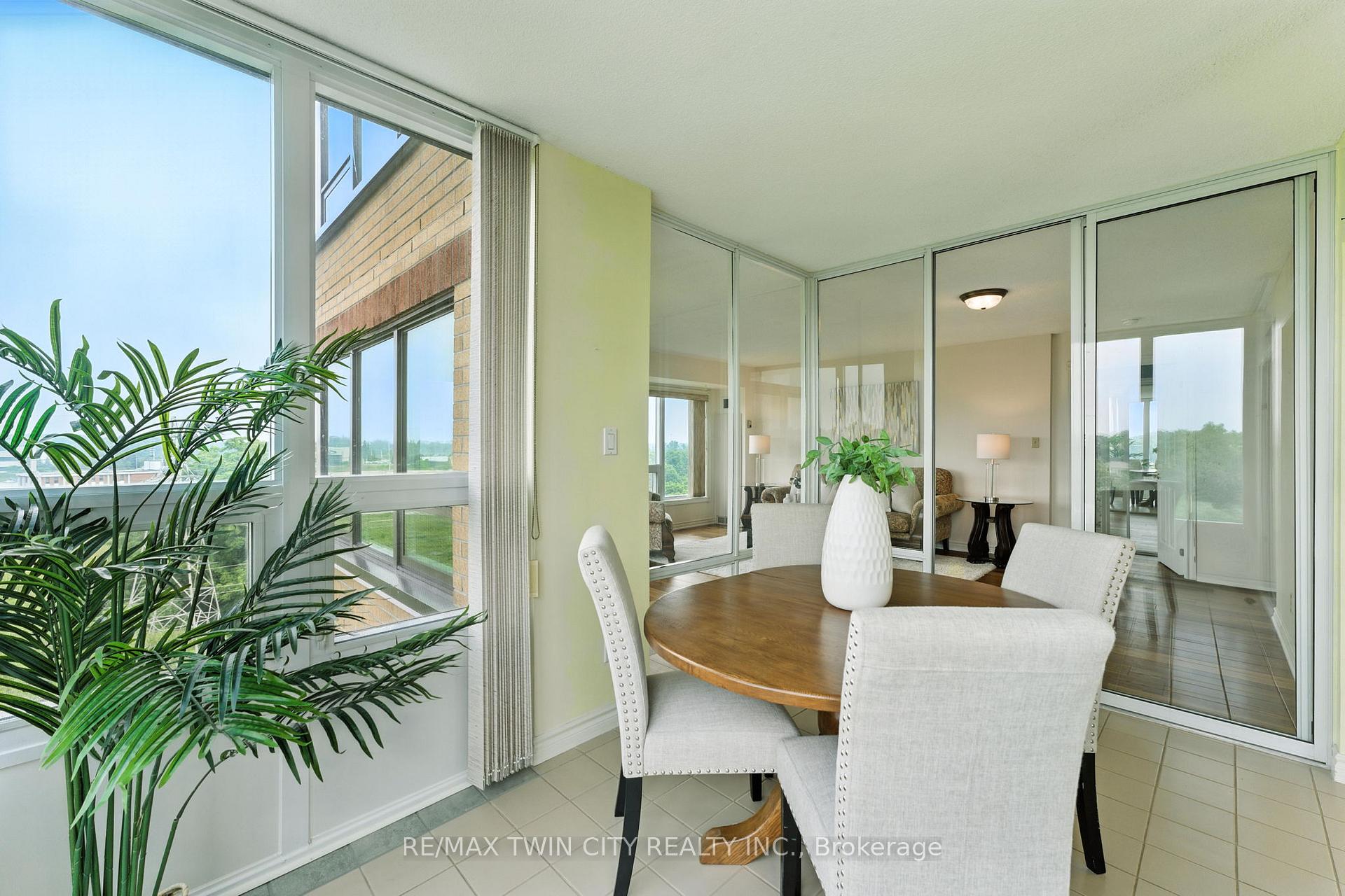 Photo 12 of Unit 1104, 237 King Street W, Cambridge — HOMEH