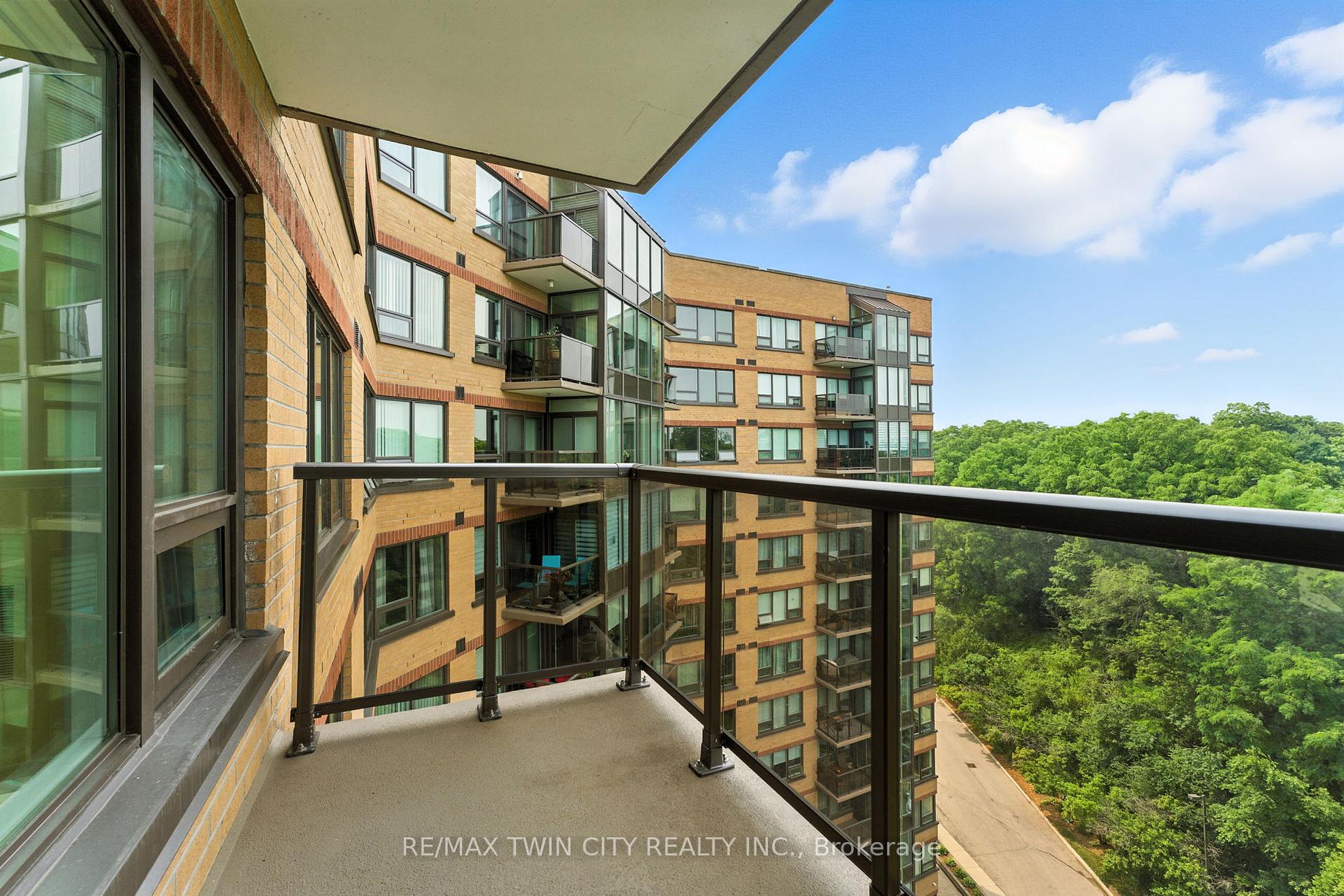 Photo 13 of Unit 1104, 237 King Street W, Cambridge — HOMEH