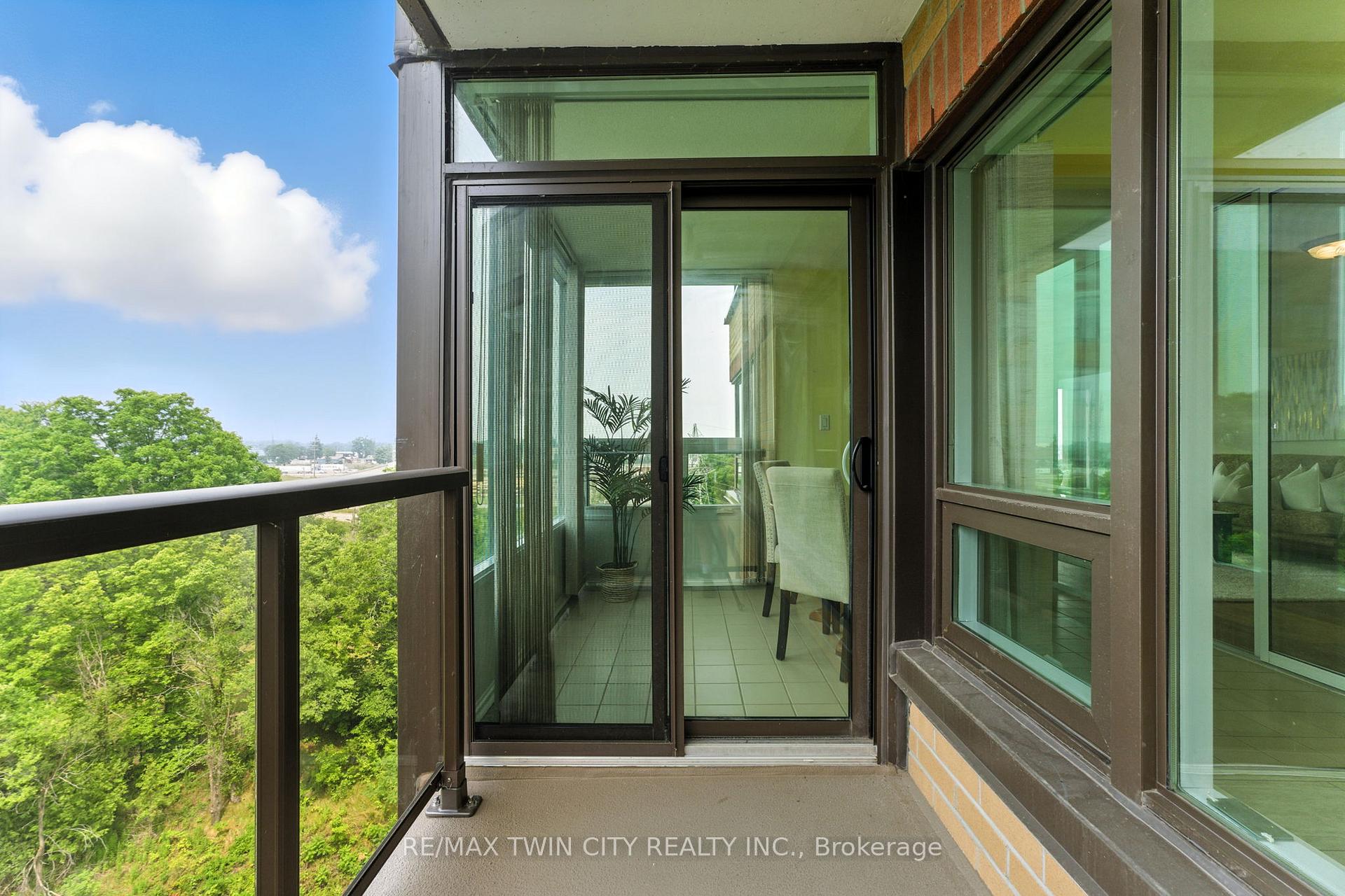 Photo 14 of Unit 1104, 237 King Street W, Cambridge — HOMEH