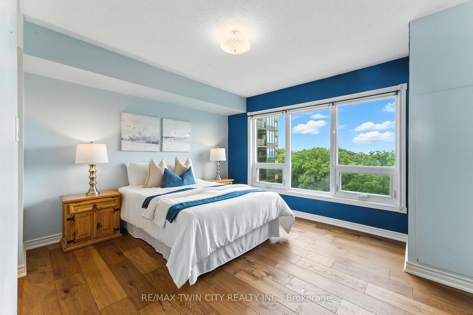 Photo 20 of Unit 1104, 237 King Street W, Cambridge — HOMEH